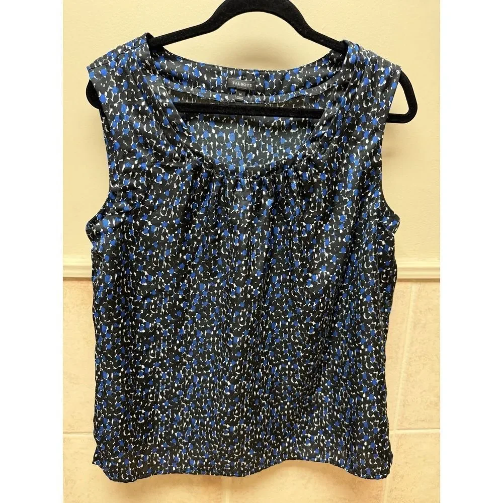 Talbots black blue and white abstract‎ print pleated top. Womens. Sz M
